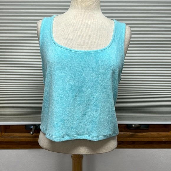 Victoria’s Secret NWT On Point Turquoise Lipsmacker Cropped Racerback Terry Tank - Picture 4 of 10